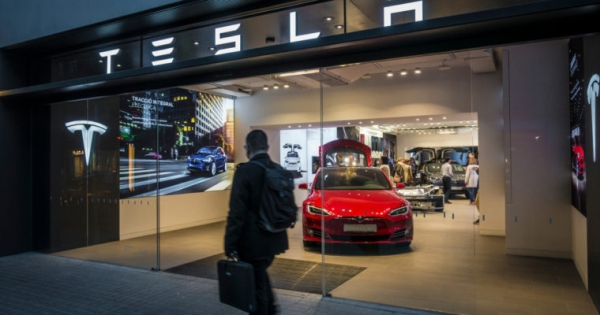Tesla Had a Record Quarter, so Why Did its Shares Just Nosedive?