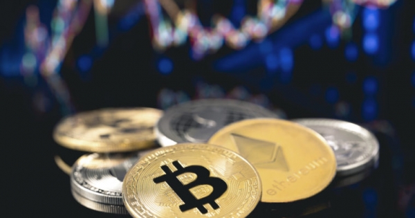 Bitcoin Price Corrects to $9,200 while EOS Drops 15%, Market Moves Toward $430 Billion