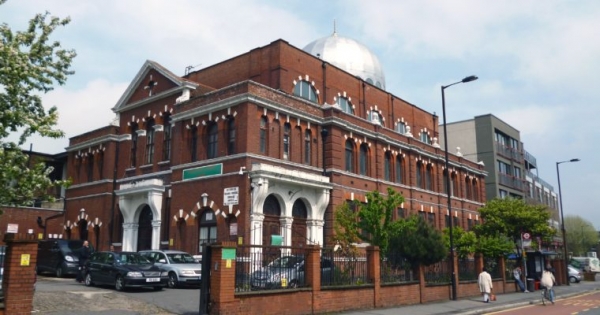 This Mosque Could Be Britain&rsquo;s First to Accept Crypto for Alms-Giving During Ramadan
