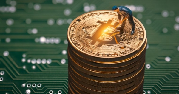 Bitmain&rsquo;s Biggest Bitcoin Mining Rival Plots $1 Billion Hong Kong IPO