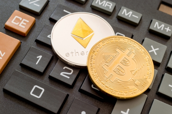 Bitcoin Price Ducks Below $6,100 as Crypto Market Loses $7 Billion: No Facebook Effect