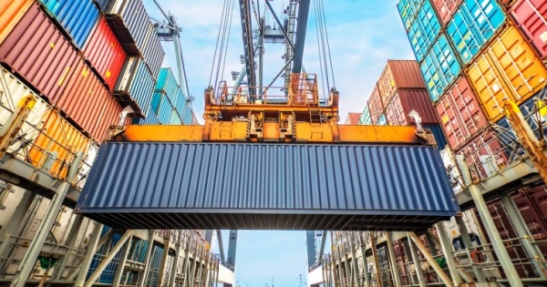 Active Blockchain Projects in Use? Logistics is Overtaking Finance