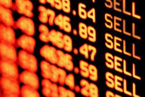 Bitcoin and Altcoins Under Heavy Selling Pressure