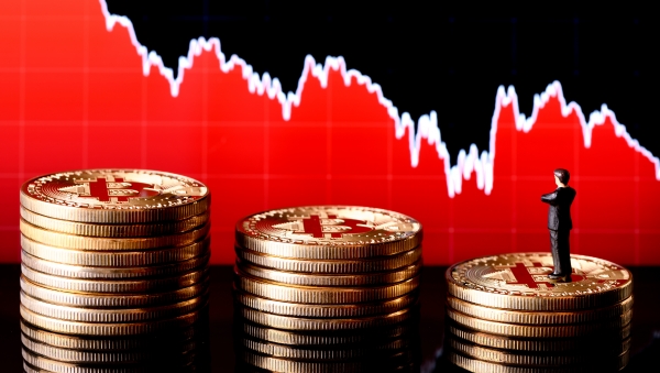 Bitcoin and Altcoins Resume Downtrend, More Losses Likely