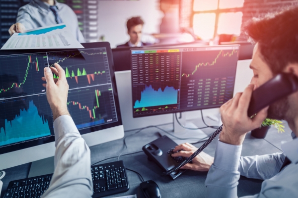 Bitcoin and Altcoins Accelerating Gains