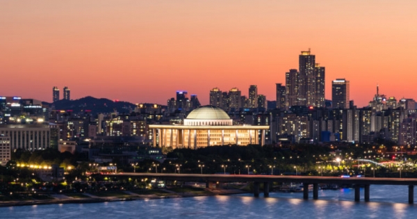 Korean Lawmakers Hasten to Regulate Cryptocurrency, Legalize ICOs