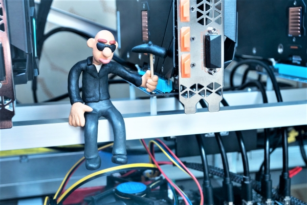 Canaan Challenges Bitmain with New Miner
