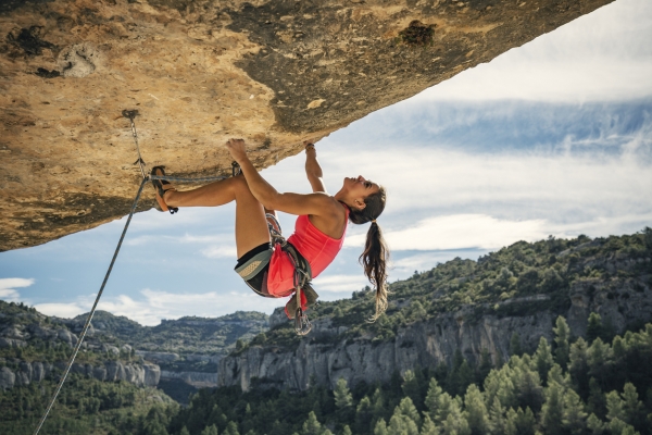 Bitcoin and Altcoins Face Recovery Hurdles