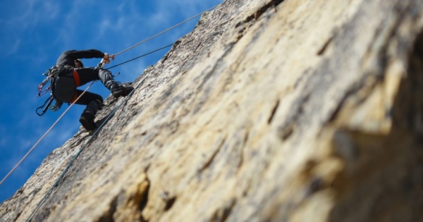Bitcoin Price Climbs to $7,100 as Crypto Market Hits $232 Billion, EOS Surges 15%