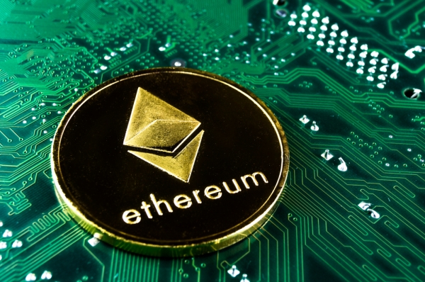 Ethereum and EOS Only Have 8 dApps Combined with 300+ Active Users
