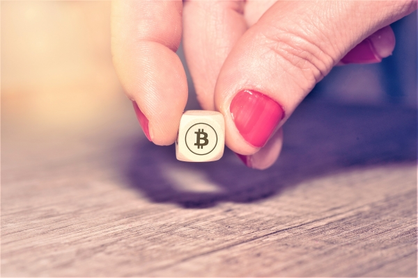 Bitcoin Holds Key Supports, Altcoins Consolidate