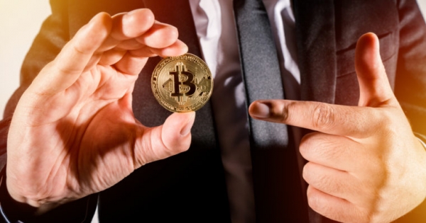 Institutions More Bullish on Bitcoin than Retail Investors: Fundstrat