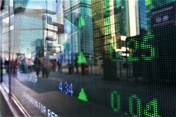 Bitcoin and Altcoins Hesitate, But More Upsides Possible