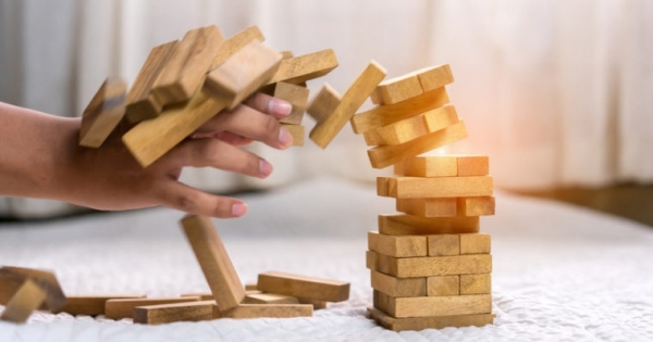 Bitcoin Price Plunges to New Yearly Low at $3,456: What&rsquo;s Causing it?