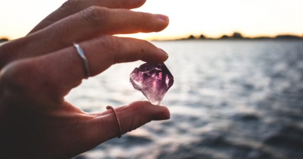 Did China&rsquo;s Wealthy Elite Secretly Move Capital Offshore via Hong Kong&rsquo;s Gemstones?