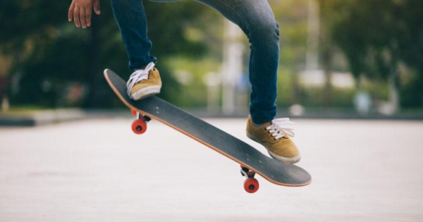Newsflash: Bitcoin Price Pops to $3,705, Crypto Markets Turn Green