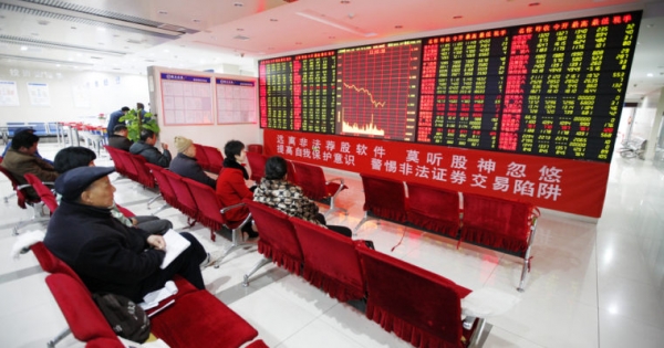 Dow, Nasdaq Futures Prep for New Years&rsquo; Plunge &mdash; is China to Blame?