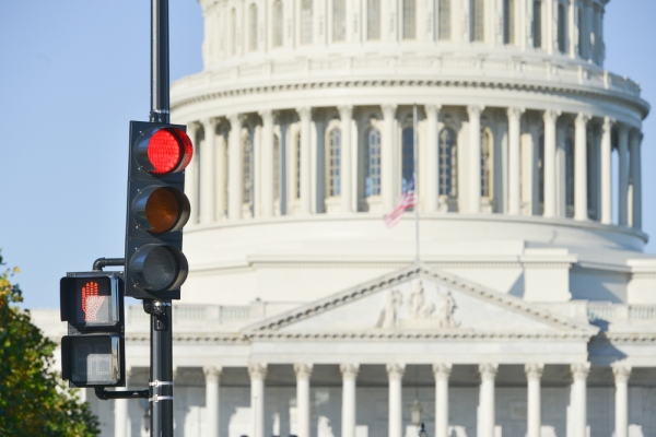 Dow Jones Pares Triple-Digit Drop as Government Shutdown Weighs