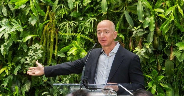 What Jeff Bezos&rsquo; Divorce Means for Amazon Investors