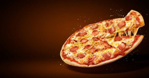 Cheesy Surprise: Canadian Air Traffic Controllers Send Pizza to US Peers Amid Shutdown