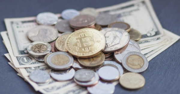 Over 900 Retailers Now Accepting Bitcoin Cash