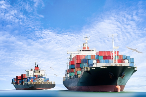 Big Blockchain, Crypto Firsts: Shipment Succeeds, UK Hedge Fund OKed