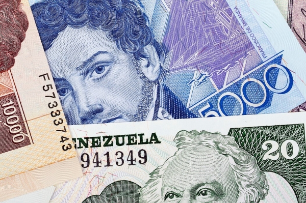 Maduro OKs Petro-to-Fiat Trades, Will Provide Stores with Crypto Pay Tech