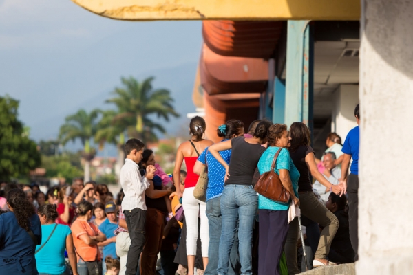 Lines Form Outside Petro-accepting Stores in Venezuela + More News