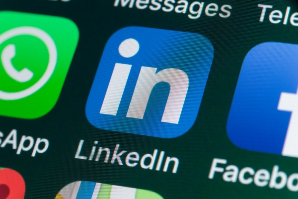 Dfinity Launches Open Version of LinkedIn + More News