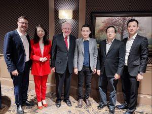 Justin Sun, Warren Buffett and Guests Finally Eat Dinner; TRX Jumps 12%