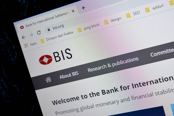 BIS Report: CBDCs Are on the Way, But They Won&rsquo;t Replace Cash