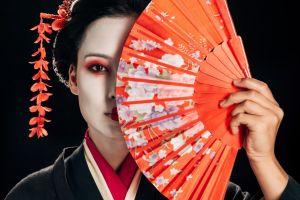 Japanese Lonely Hearts Warned to Beware Dating App Crypto Scammers