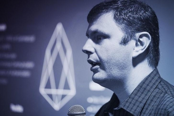 EOS Slumps, Holders Rage after Key Technical Boss Steps Down