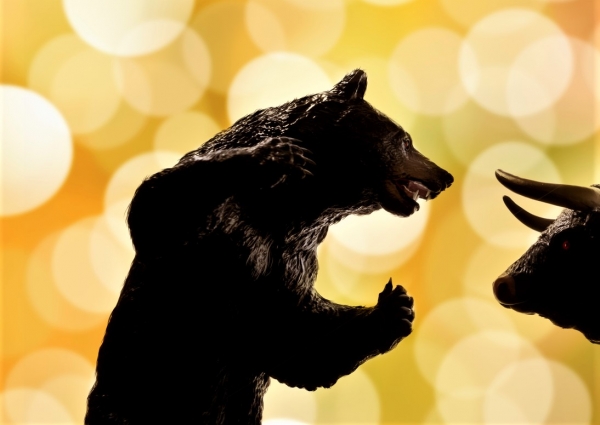 Bitcoin and Altcoins Bears Gain Momentum