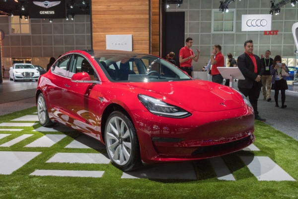Tesla Had a Record Quarter, so Why Did its Shares Just Nosedive?
