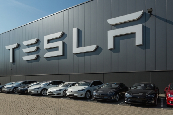 Elon Musk Cuts Tesla Costs by Scrapping Customer Referral Program